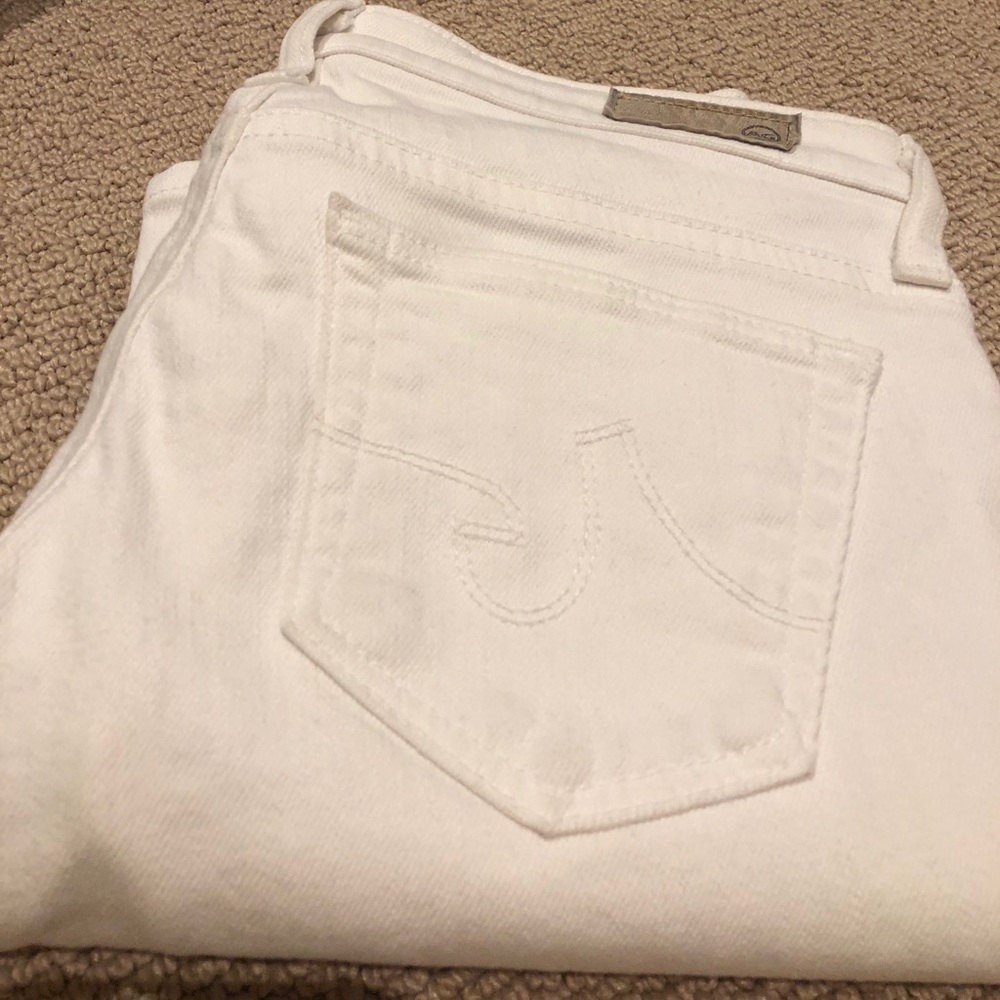 AG stilt crop white jean